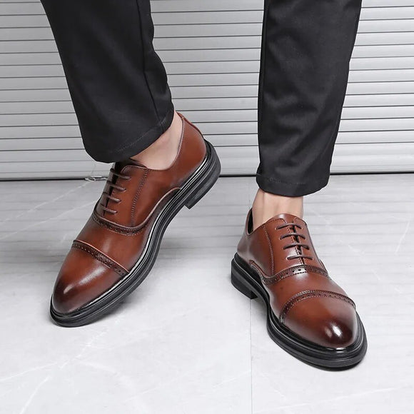 Genuine Leather Men Brogues Shoes Lace-Up Bullock Business Dress Men Oxfords Shoes Male Formal Shoes