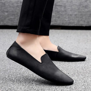 New Fashion Men Leather Flats Shoes Comfortable Man Casual Shoes Slip on Male Outdoor Walking Shoes Split Leather Driving Shoes