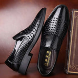 2023 Holes Summer Men's Shoes Soft Leather Formal Shoes Men Flats Pointed Toe Social Mens Dress Shoes Oxford Breathable Footwear