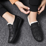 Autumn Winter Men Casual Fashion British Warm Loafers Soft Moccasins Slip On High Quality Leather Shoes Men Flats Driving Shoes