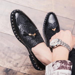 England style mens fashion party nightclub dress patent leather tassels shoes slip-on oxfords rivets shoe black loafers sneakers