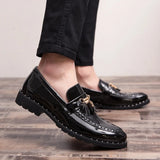 Fashion Pointed Men Dress Shoes Plus Size 47 Tassel Design Party Men Golden Shoes Comfortable Withoutlace Mens Leather Loafers