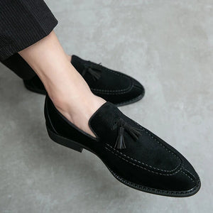 2023 Brand Men Loafers Suede Leather Shoes Vintage Slip-on Classic Casual Men Driving Wedding Male Tassel pointed Dress Shoes
