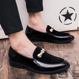 New Luxury Kor Fashion Metal Decoration Suede Driving Shoes Men Casual Loafers Business Formal Dress Footwear Zapatos Hombre