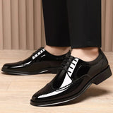 British Style Men Carved Block Dress Shoes Patent Leather Shoes Fashion Casual Business Shoes New Shiny Formal Men Lace-Up Shoes