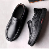 High quality handmade Genuine Leather shoes for Men Loafers Slip On Business Shoes Classic Soft Moccasins Men Flats Shoes
