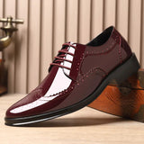 British Style Men Carved Block Dress Shoes Patent Leather Shoes Fashion Casual Business Shoes New Shiny Formal Men Lace-Up Shoes