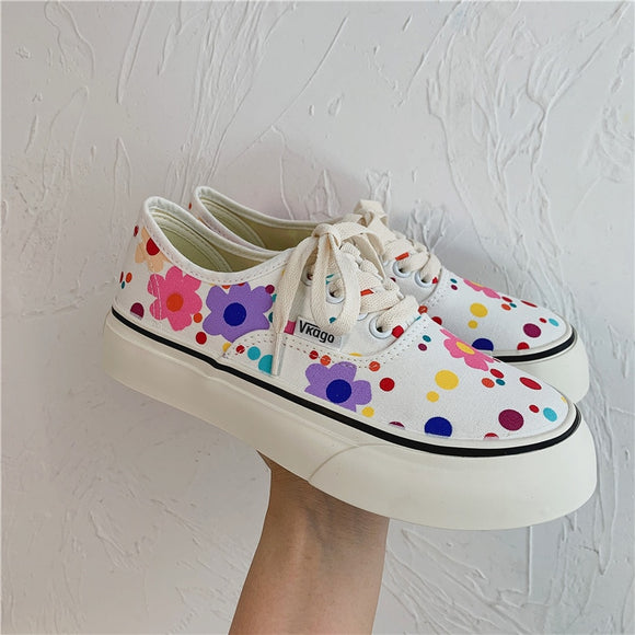 Women's shoes Air permeable canvas shoe Korean version fashion vulcanized shoes with flat heels hand-painted low-top women shoes